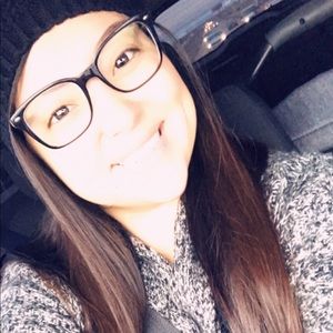 Meet your Posher, April